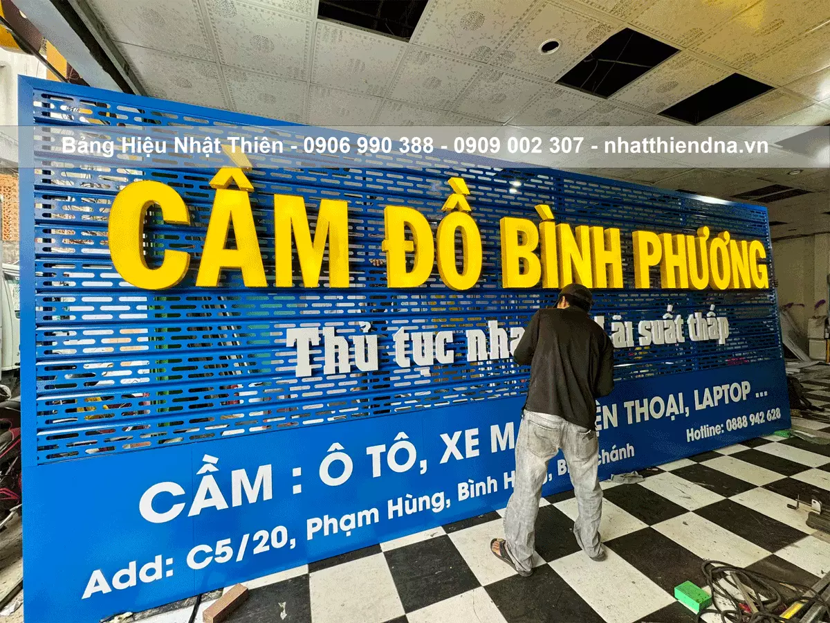 LÀM BẢNG HIỆU CHUYÊN NGHIỆP